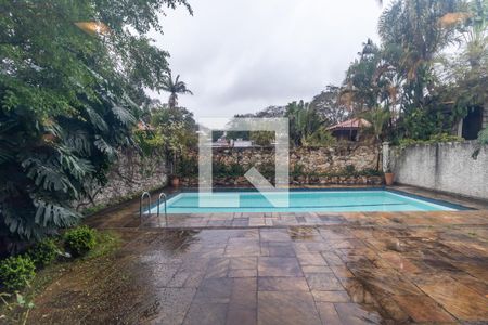 Casa à venda com 600m², 4 quartos e 5 vagasPiscina