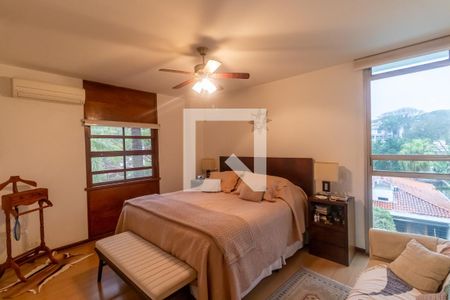 Casa à venda com 600m², 4 quartos e 5 vagasSuíte 2