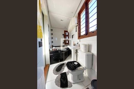 Casa à venda com 180m², 3 quartos e 3 vagasBanheiro 2 da Suíte