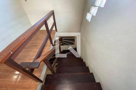 Casa à venda com 180m², 3 quartos e 3 vagasEscada