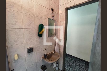 Casa à venda com 152m², 4 quartos e 1 vaga Casa à venda com 152m², 4 quartos e 1 vagaBanheiro