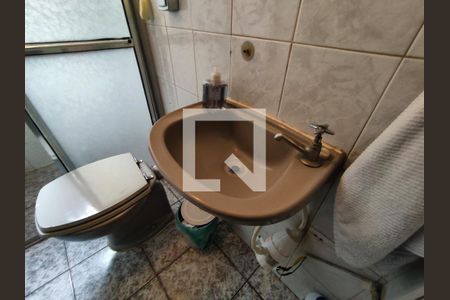 Casa à venda com 152m², 4 quartos e 1 vaga Casa à venda com 152m², 4 quartos e 1 vagaBanheiro