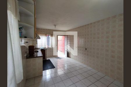 Casa à venda com 152m², 4 quartos e 1 vaga Casa à venda com 152m², 4 quartos e 1 vagaCozinha