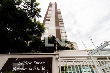 Apartamento para alugar com 124m², 3 quartos e 3 vagasFachada