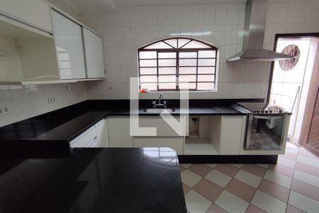 Casa à venda com 180m², 3 quartos e 2 vagasCozinha