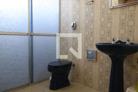 Casa à venda com 300m², 4 quartos e 8 vagasBanheiro Corredor