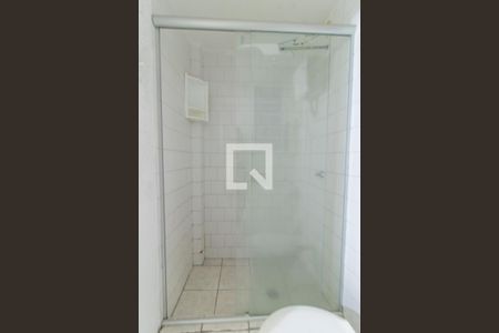 Banheiro de apartamento à venda com 1 quarto, 50m² em Cavalhada, Porto Alegre