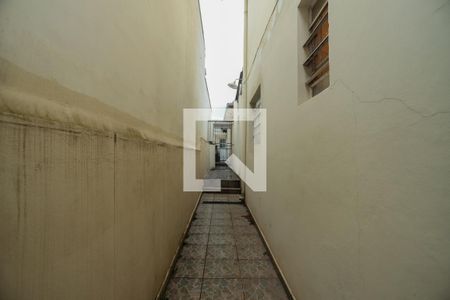 Casa para alugar com 72m², 2 quartos e 2 vagasCorredor Externo