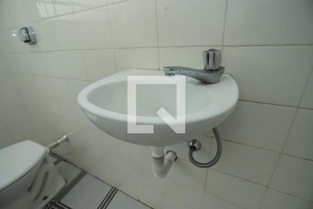 Casa para alugar com 72m², 2 quartos e 2 vagasBanheiro