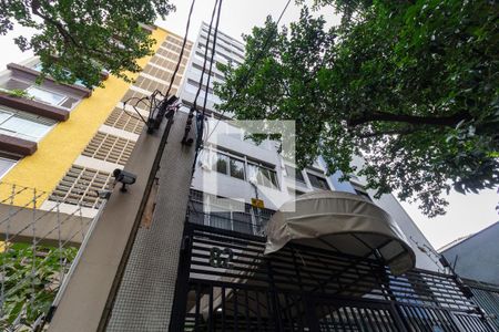 Apartamento à venda com 205m², 3 quartos e 1 vaga Apartamento à venda com 205m², 3 quartos e 1 vagaFachada