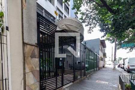 Apartamento à venda com 205m², 3 quartos e 1 vaga Apartamento à venda com 205m², 3 quartos e 1 vagaPortaria