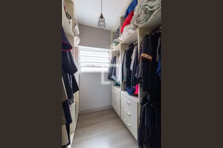 Apartamento à venda com 205m², 3 quartos e 1 vaga Apartamento à venda com 205m², 3 quartos e 1 vagaCloset da suíte