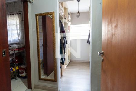 Apartamento à venda com 205m², 3 quartos e 1 vaga Apartamento à venda com 205m², 3 quartos e 1 vagaCloset da Suite