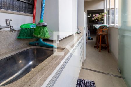 Apartamento à venda com 205m², 3 quartos e 1 vaga Apartamento à venda com 205m², 3 quartos e 1 vagaÁrea de Serviço