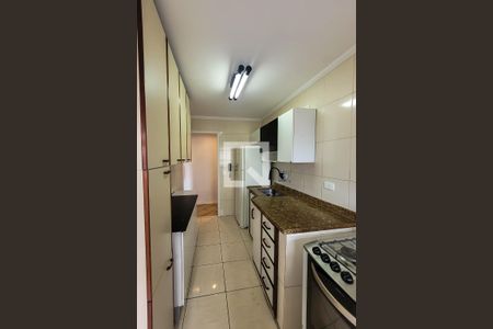 Cozinha de apartamento para alugar com 2 quartos, 57m² em Vila Vermelha, São Paulo