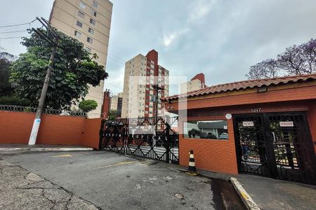 Fachada de apartamento para alugar com 2 quartos, 57m² em Vila Vermelha, São Paulo