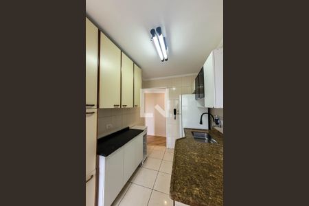Cozinha de apartamento para alugar com 2 quartos, 57m² em Vila Vermelha, São Paulo
