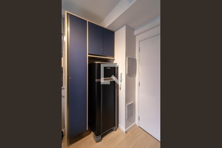 Sala e Cozinha de apartamento para alugar com 1 quarto, 27m² em Vila Nova Conceição, São Paulo