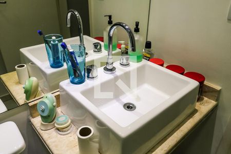 Apartamento à venda com 69m², 2 quartos e 2 vagas Apartamento à venda com 69m², 2 quartos e 2 vagasBanheiro da Suíte