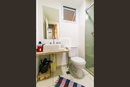 Apartamento à venda com 69m², 2 quartos e 2 vagas Apartamento à venda com 69m², 2 quartos e 2 vagasBanheiro da Suíte