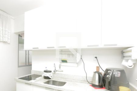 Cozinha de apartamento à venda com 2 quartos, 50m² em Medianeira, Porto Alegre