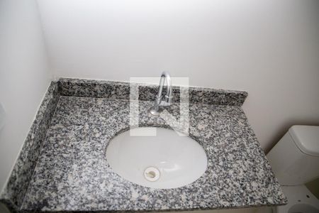 Apartamento para alugar com 45m², 2 quartos e 1 vagaDetalhe banheiro