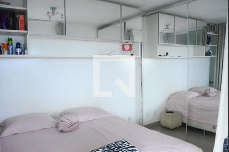 Quarto 2 com banheiro de apartamento para alugar com 2 quartos, 169m² em Parque Bela Vista, Salvador