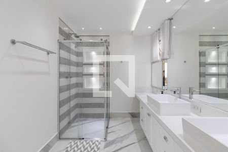 Apartamento à venda com 165m², 3 quartos e 3 vagas Apartamento à venda com 165m², 3 quartos e 3 vagasBanheiro da Suíte 1