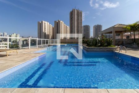 Apartamento à venda com 165m², 3 quartos e 3 vagas Apartamento à venda com 165m², 3 quartos e 3 vagasÁrea Comum - Piscina