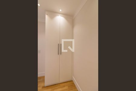 Apartamento à venda com 165m², 3 quartos e 3 vagas Apartamento à venda com 165m², 3 quartos e 3 vagasCorredor