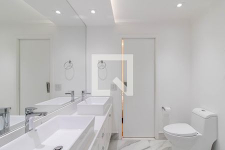 Apartamento à venda com 165m², 3 quartos e 3 vagas Apartamento à venda com 165m², 3 quartos e 3 vagasBanheiro da Suíte 1