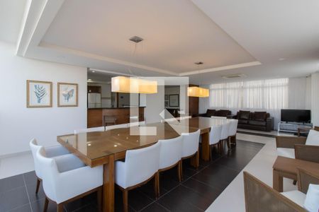 Apartamento à venda com 165m², 3 quartos e 3 vagas Apartamento à venda com 165m², 3 quartos e 3 vagasÁrea Comum - Espaço Gourmet