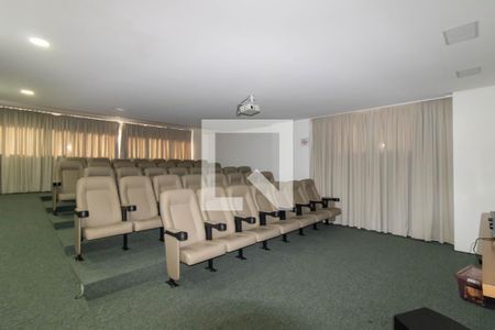 Apartamento à venda com 165m², 3 quartos e 3 vagas Apartamento à venda com 165m², 3 quartos e 3 vagasÁrea Comum - Cinema