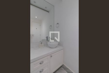 Apartamento à venda com 165m², 3 quartos e 3 vagas Apartamento à venda com 165m², 3 quartos e 3 vagasBanheiro da Suíte 2