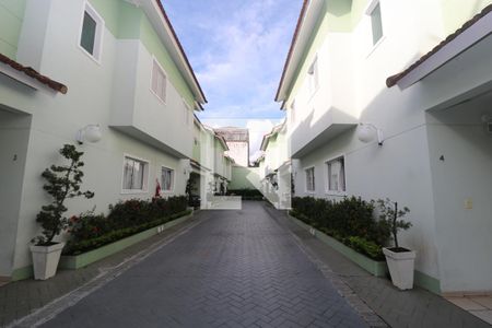 Casa de condomínio à venda com 90m², 3 quartos e 2 vagasEntrada