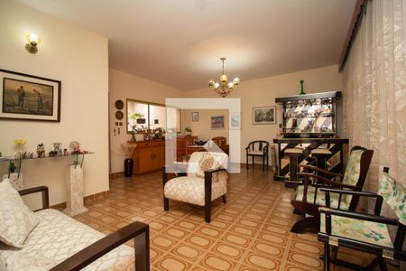 Sala de Estar de casa para alugar com 4 quartos, 225m² em Vila Bruna, São Paulo