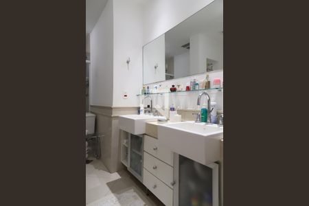 Apartamento à venda com 310m², 4 quartos e 2 vagasBanheiro da suíte 2