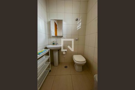 Casa à venda com 157m², 3 quartos e 3 vagasBanheiro Social