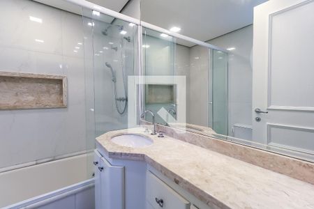 Apartamento para alugar com 106m², 2 quartos e 2 vagas Apartamento para alugar com 106m², 2 quartos e 2 vagasBanheiro da Suíte