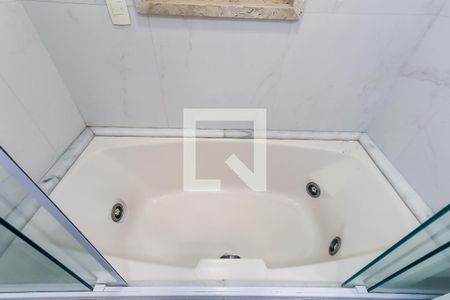 Apartamento para alugar com 106m², 2 quartos e 2 vagas Apartamento para alugar com 106m², 2 quartos e 2 vagasBanheiro da Suíte