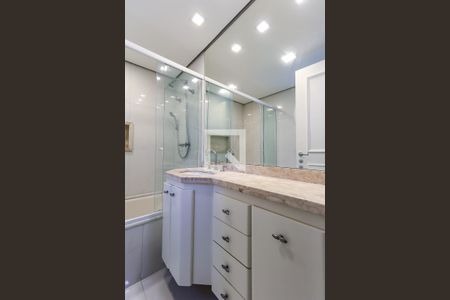 Apartamento para alugar com 106m², 2 quartos e 2 vagas Apartamento para alugar com 106m², 2 quartos e 2 vagasBanheiro da Suíte