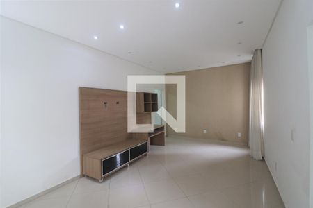 Sala  de casa à venda com 3 quartos, 200m² em Vila Paulicéia, São Paulo