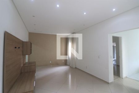 Sala  de casa à venda com 3 quartos, 200m² em Vila Paulicéia, São Paulo