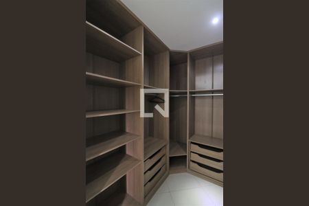 Closet Quarto 1  de casa à venda com 3 quartos, 200m² em Vila Paulicéia, São Paulo
