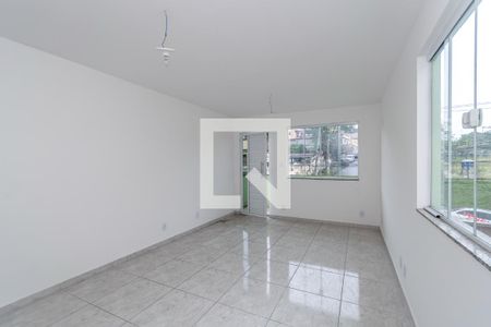 Sala de casa para alugar com 3 quartos, 90m² em Brás de Pina, Rio de Janeiro