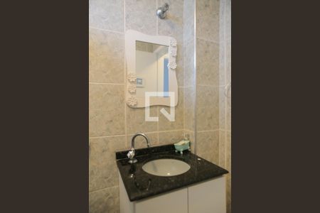 Banheiro de apartamento para alugar com 1 quarto, 70m² em José Menino, Santos