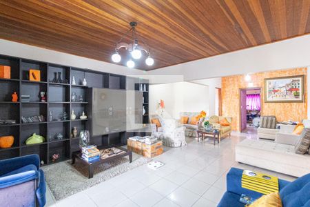 Sala de casa à venda com 6 quartos, 400m² em Bussocaba, Osasco