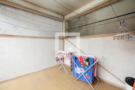 Casa à venda com 240m², 3 quartos e 3 vagas Casa à venda com 240m², 3 quartos e 3 vagasÁrea de serviço