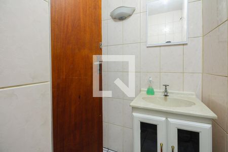 Casa à venda com 240m², 3 quartos e 3 vagas Casa à venda com 240m², 3 quartos e 3 vagasBanheiro de serviço