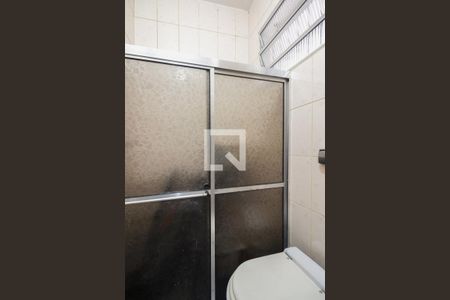 Casa à venda com 240m², 3 quartos e 3 vagas Casa à venda com 240m², 3 quartos e 3 vagasBanheiro de serviço